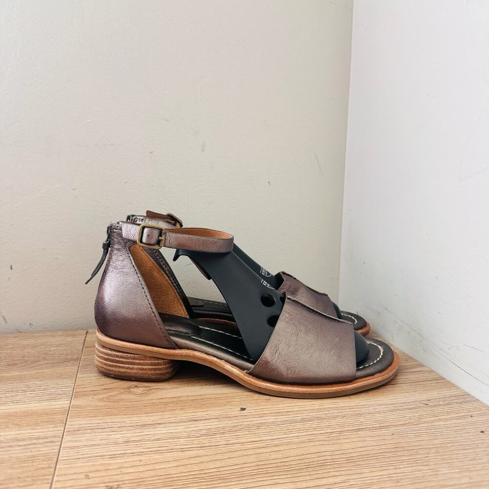 Sofft Women's Faxyn sandals in dark pewter metallic leather Size 8 - Picture 5 of 11